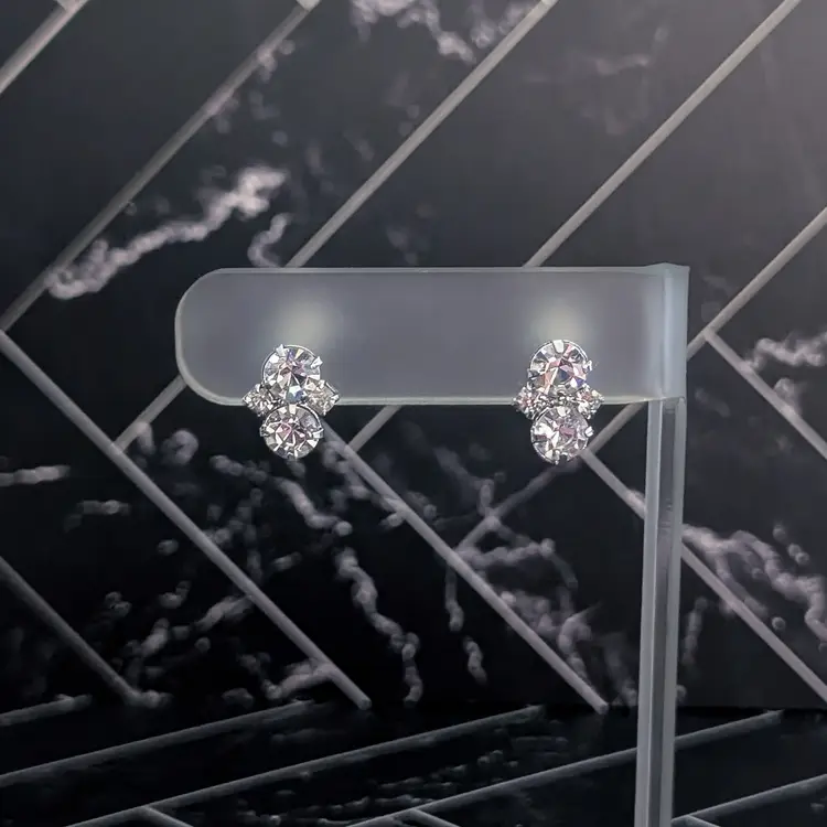 Vintage Screw Back Earrings Clear Gems Stylish & Elegant 0.5"