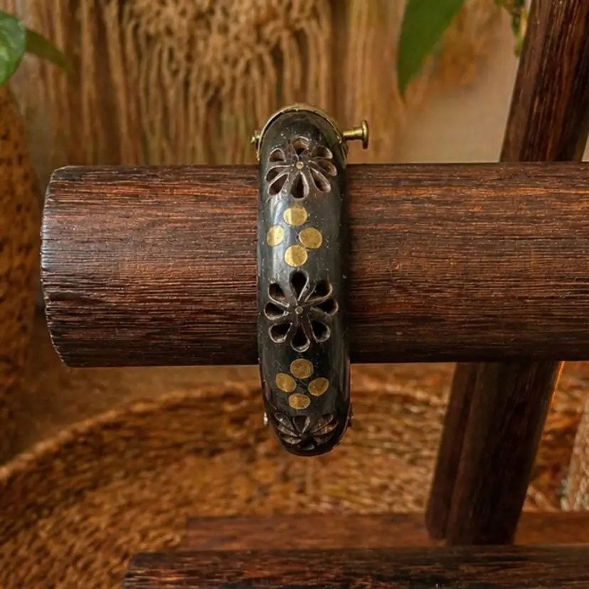 Vintage Carved Bone Brass Inserts - Hinged Pull Pin Bangle Bracelet