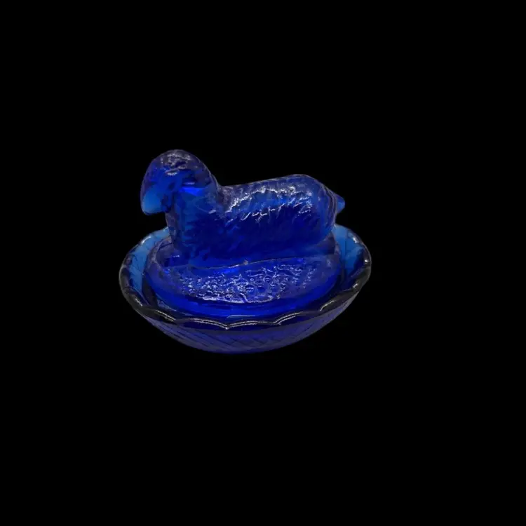 09 Cobalt Blue Lamb On Nest