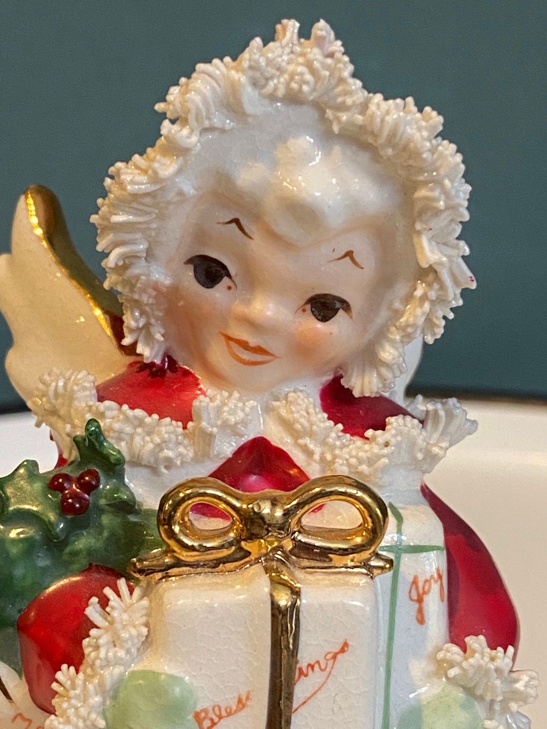 Napco Christmas Xmas Angel with Gifts Figurine S116A UNUSUAL