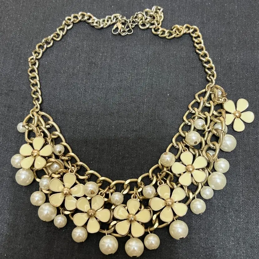 Vintage Faux Pearl Enamel Flower Bib Necklace 16-18”