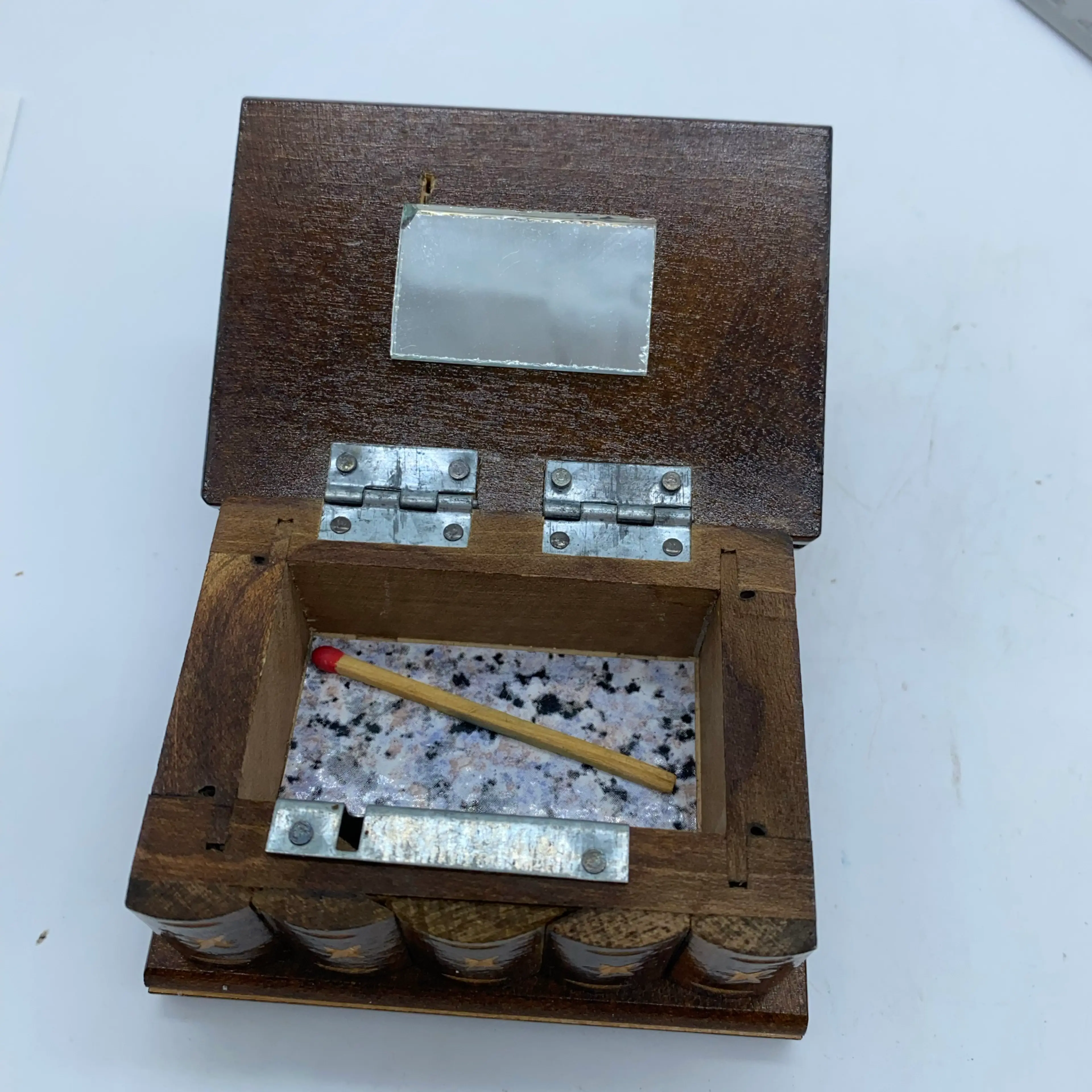 Image 2 of 4