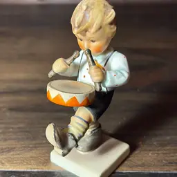 Hu074. Goebel Hummel 240 Little Drummer