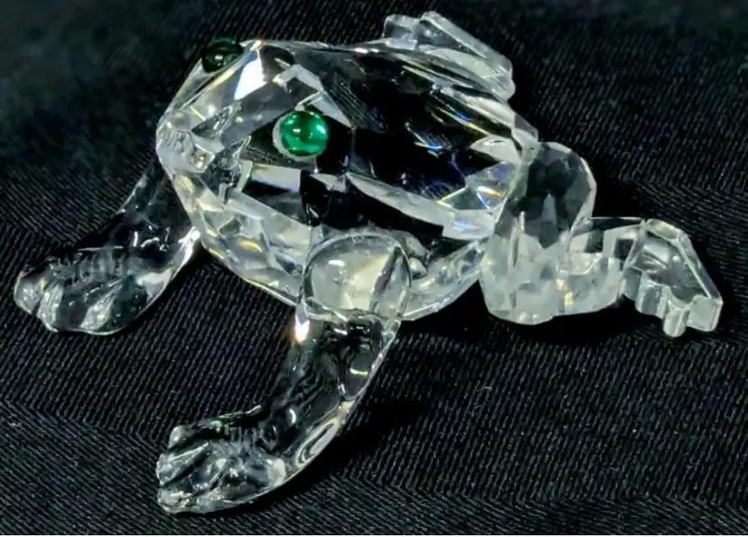 Cut Crystal / Art Glass Frog Figure