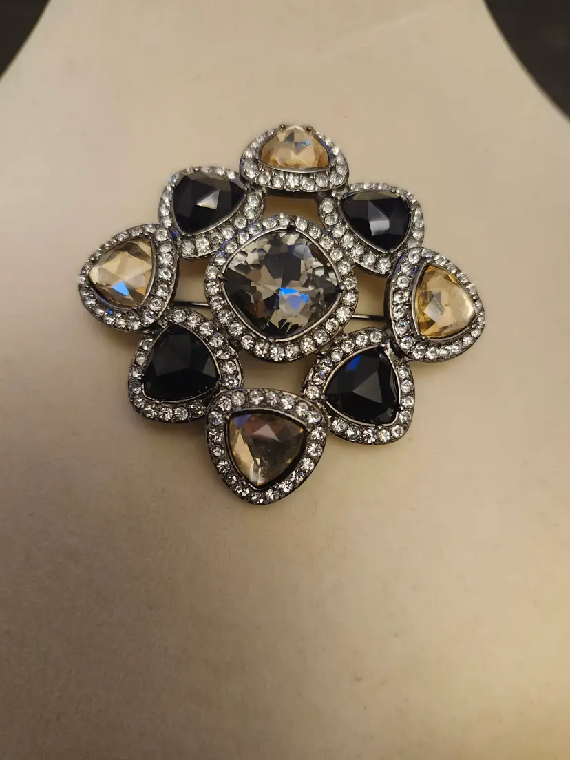 #01 Premier Designs Rhinestone & Acrylic Sparkle Brooch Pin-New