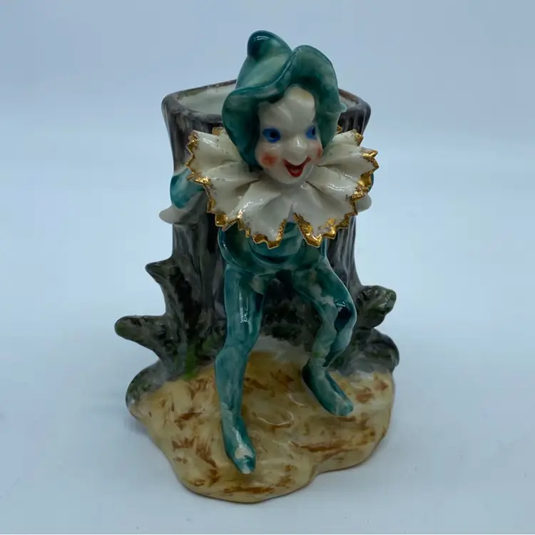 #5003 Pair of vintage ceramic elf planters from Occupied Japan.