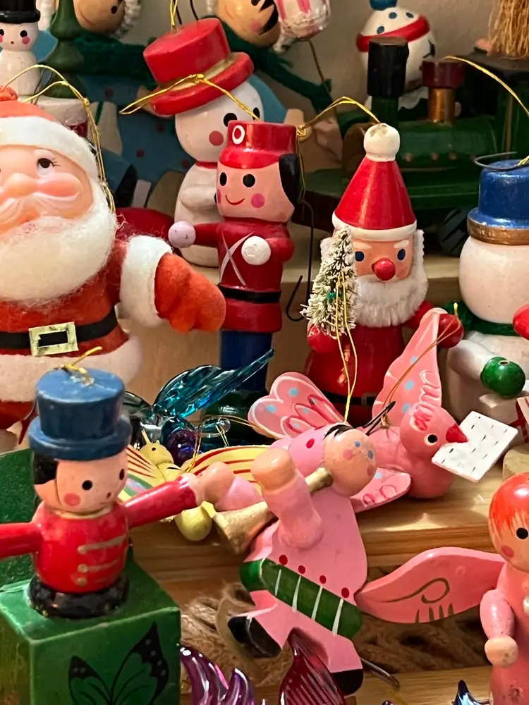 Hundreds Of Ornaments, Tree Toppers, Kitsch 