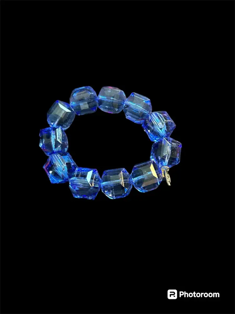 #01 Tarina Tarantino Mod Lucite Chunky Bracelet Blue