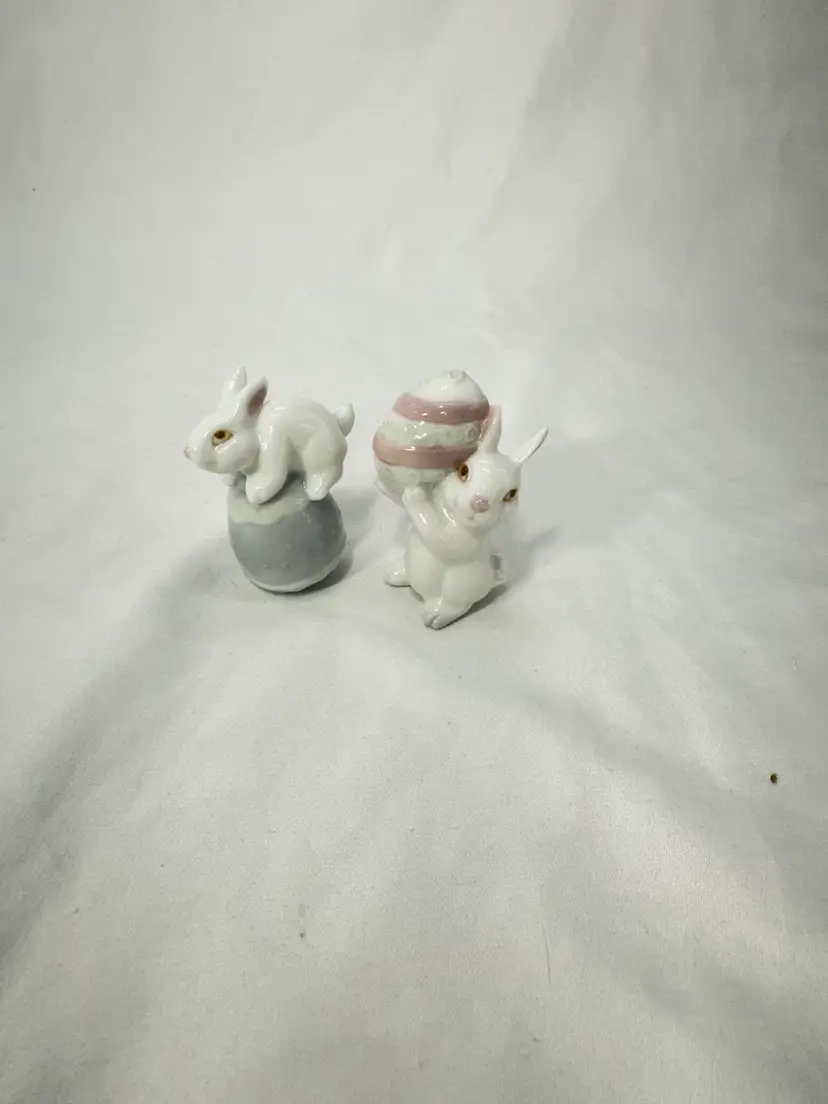 VTG Porcelain Easter Bunny Figurines