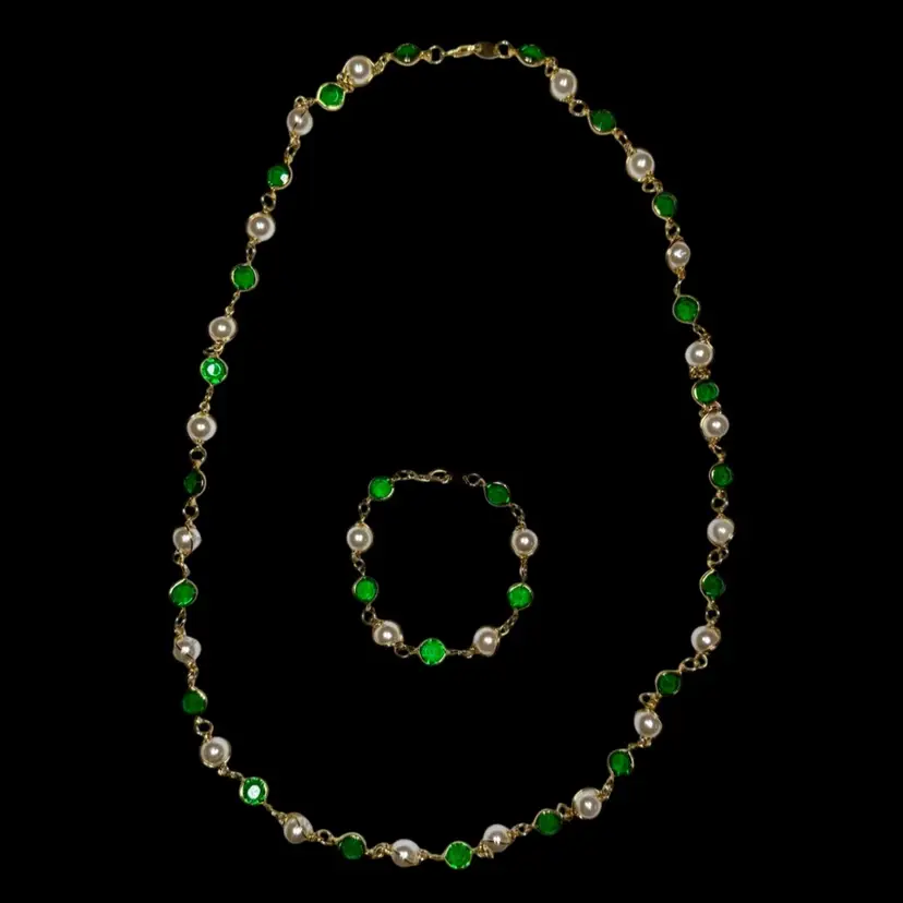 Vintage Faux Emerald/Pearl Necklace & Bracelet Set, Gold Toned READ