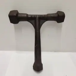 ANTIQUE MARKED 1224 FARM TRACTOR HORSE IMPLEMENT PLOW 3 WAY T WRENCH