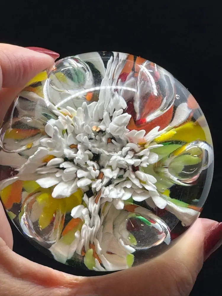 1974 Maude & Bob St Clair Paperweight