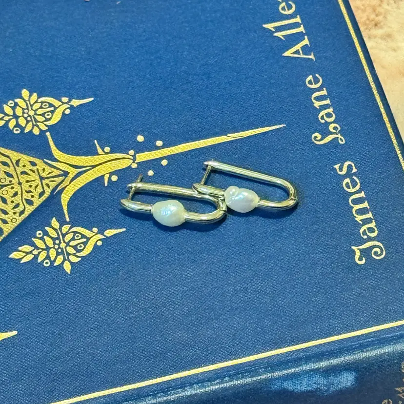 Kendra Scott Pearl Earrings