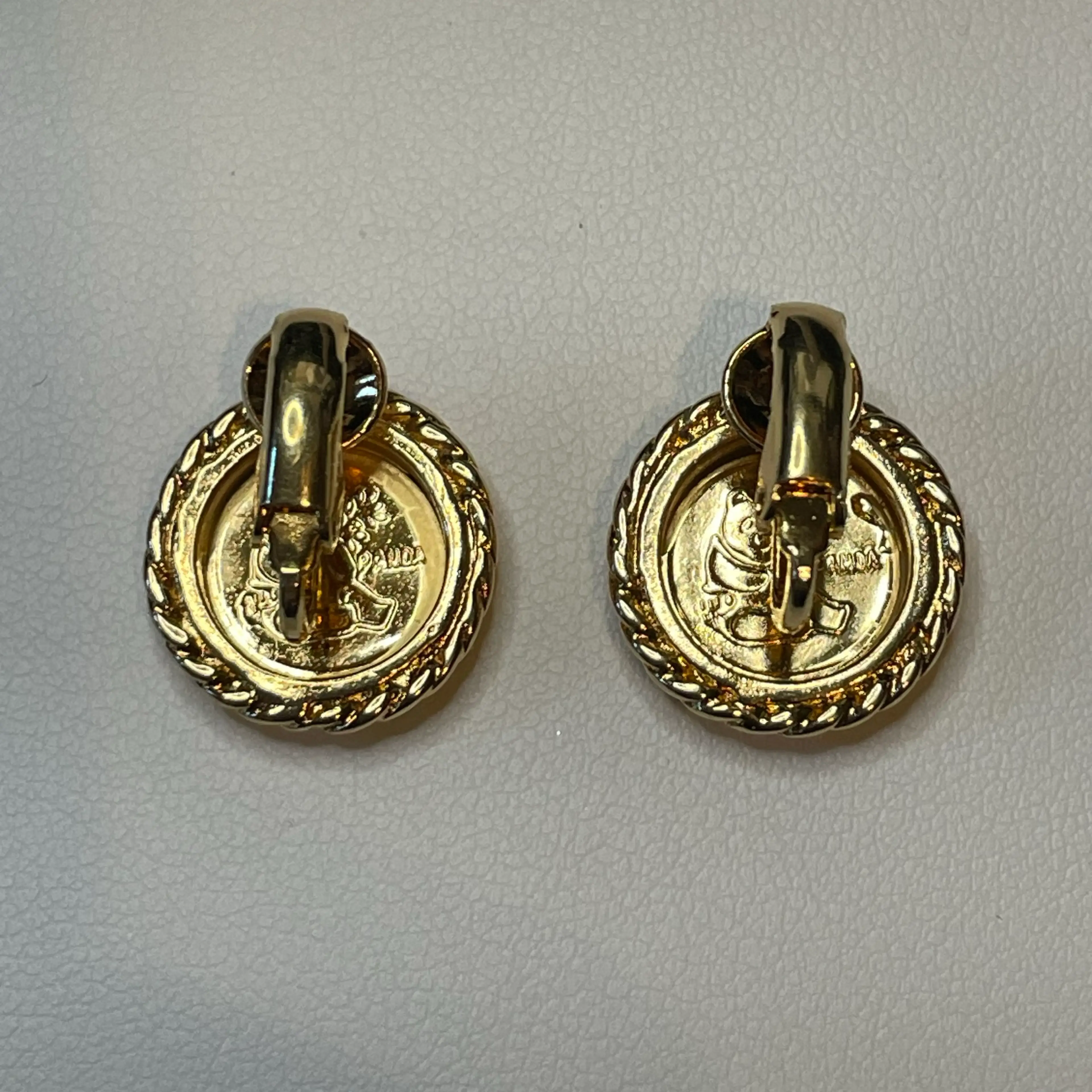 Image 4 of 6