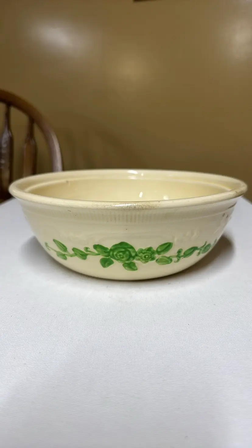 Homer Laughlin OvenServe 8.5" Ivory w/ Green Hand Painted Flowers Casserole