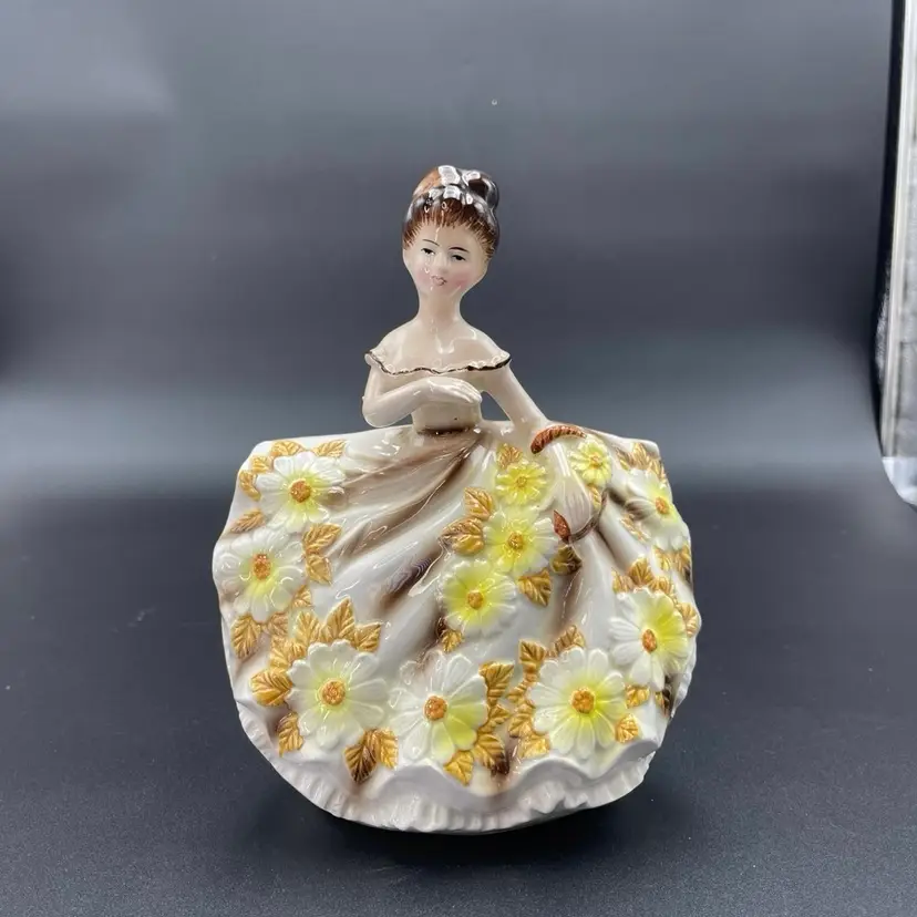Vintage Rubens Original #4131 Southern Belle Lady Planter Vase Daisy Dress