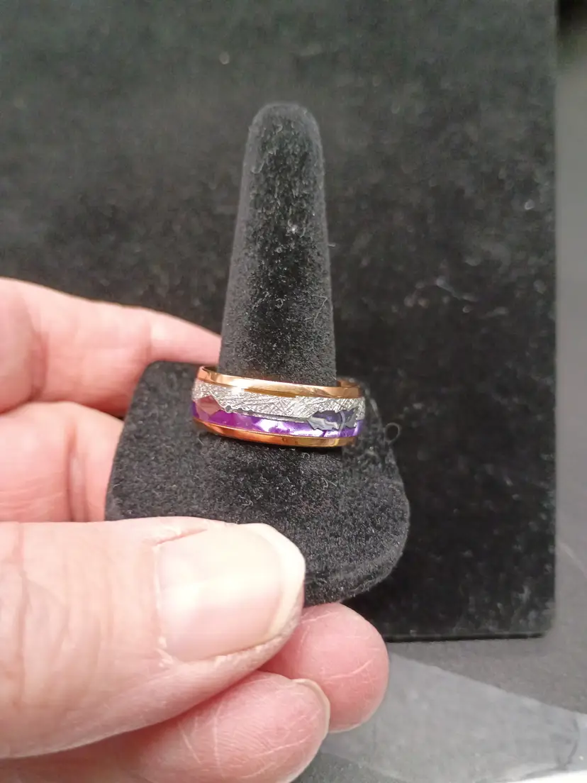 Rose Gold Plated Tungston Unisex Fashion Ring Wedding Band 8MM Purple and Silver Center Inlay with Arrow Detail Size 11