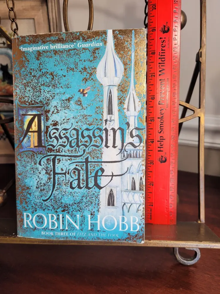 Assassins Fate by Robin Hobb Book 3 in the Fitz and Fool Trilogy