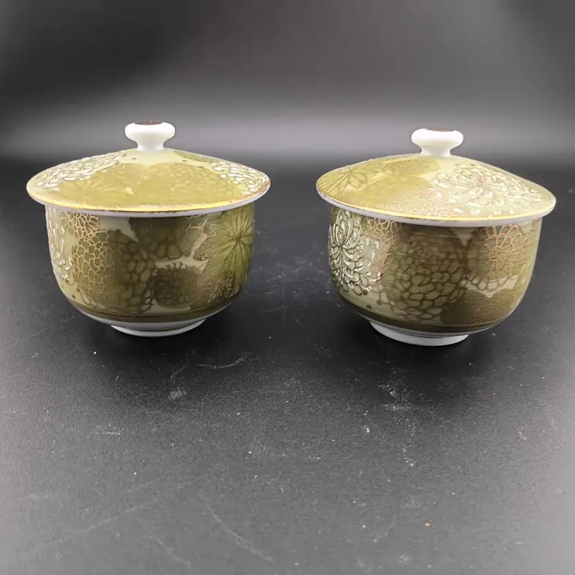 Pair of vintage Kutani lidded tea cups
