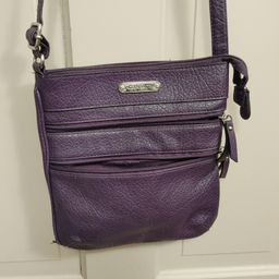 Jaclyn Smith purple purse. Good condition. As shown.