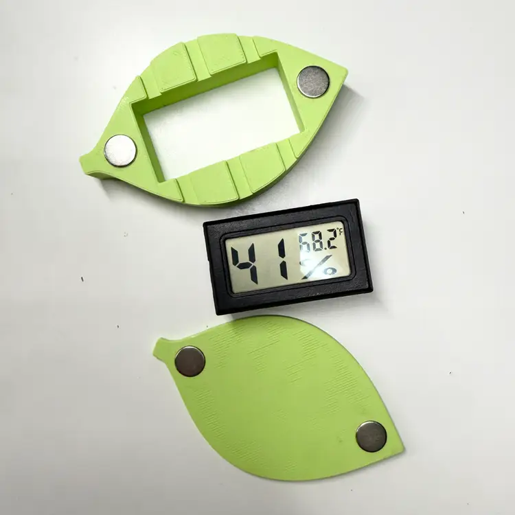 Leaf-Shaped Hygrometer w/Magnets