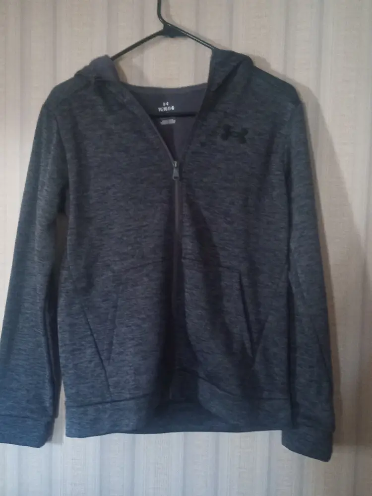 #03 Boys Under Armour zip up sweat shirt  with hood size large  brand new