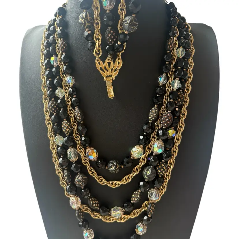 Vintage Crown Trifari Demi Parure Glass Necklace And Bracelet Set