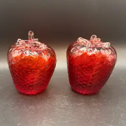 Kanawha Art Glass Strawberries - UV glow