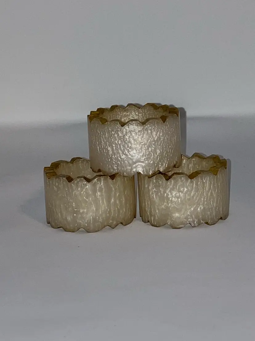 Saro Lifestyle Resin Artistry Napkin Rings! Set Of 3! Scalloped Design with Goldtone Edges! 1 Of 2! Great Paperweight Risers!