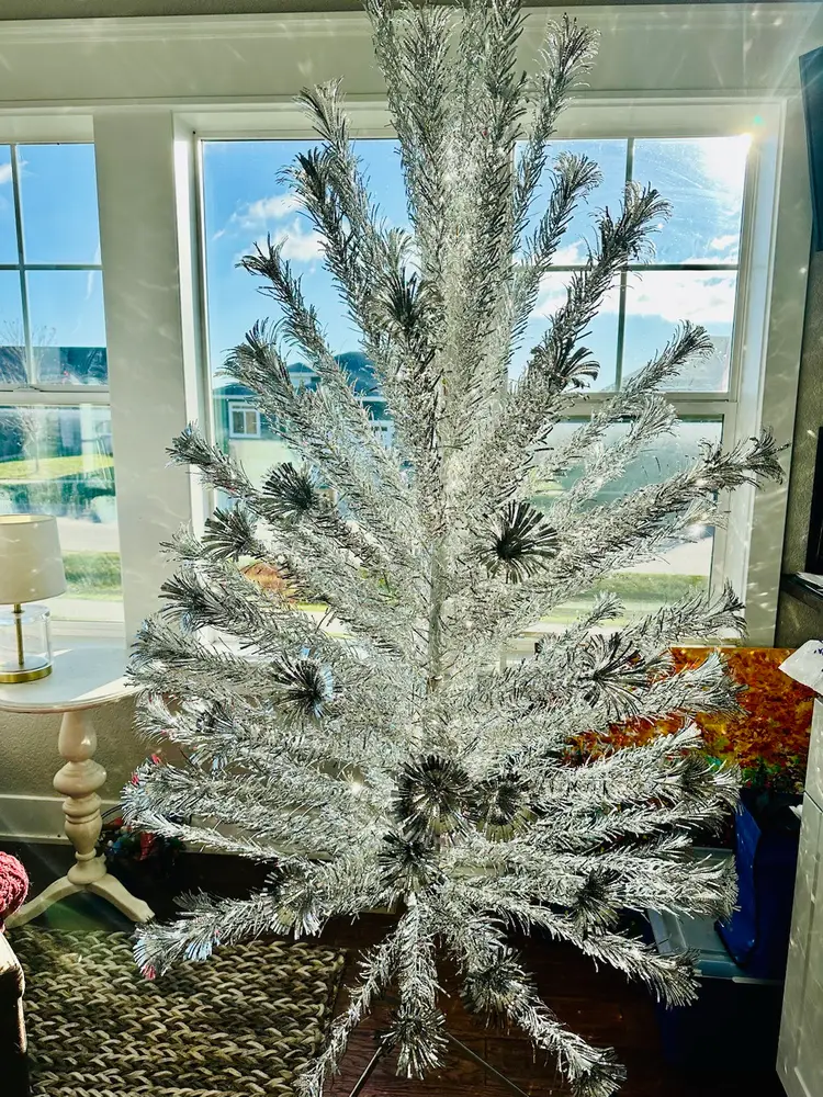 Aluminum Star Brand SPARKLER Pom Pom Christmas Tree 7ft 96 Branch