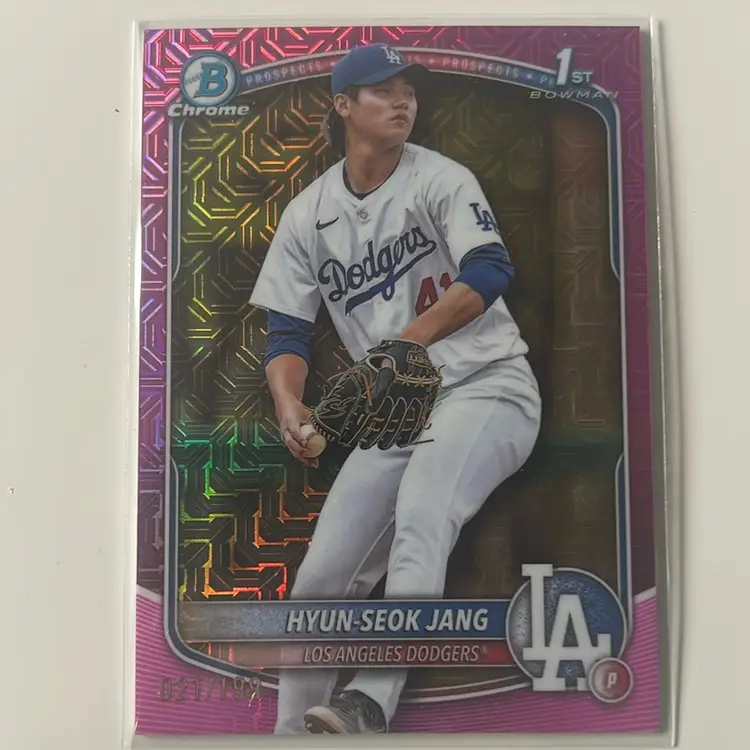 2025 Bowman Prospects Fuchsia Refractor 
21/199
