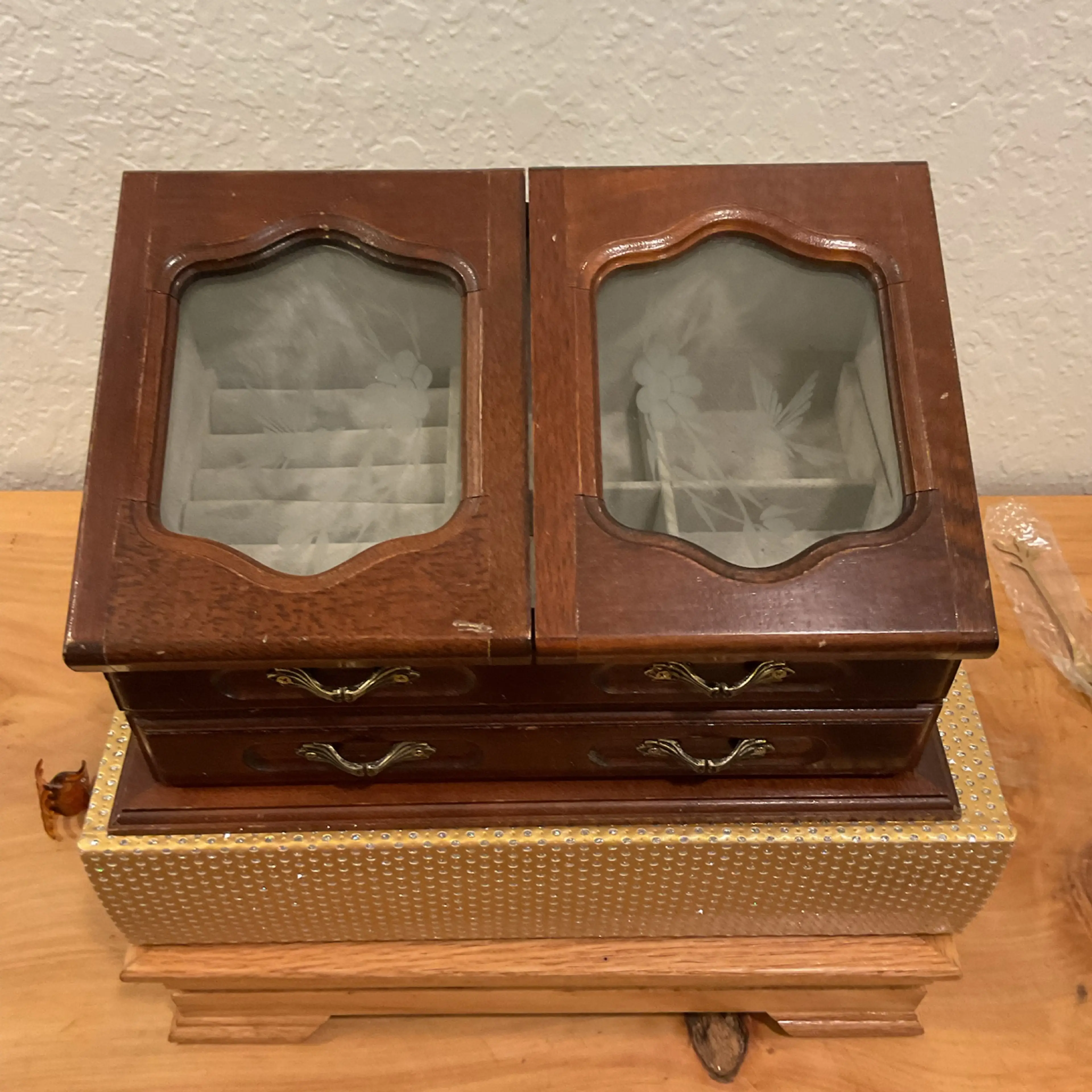 Image 1 of 3