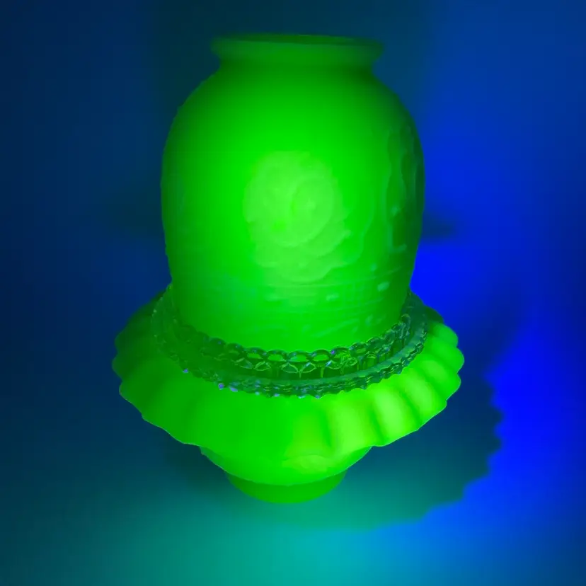 Fenton 3 Piece Persian Medallion Lime Green Satin GLOW Fairy Lamp