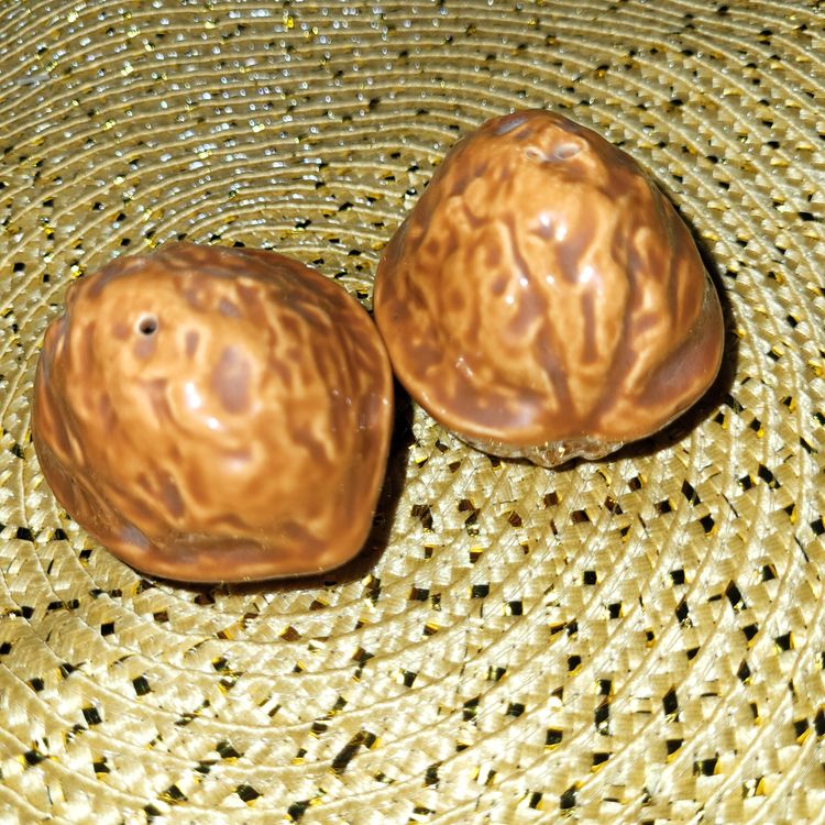 Vintage Walnut Shakers