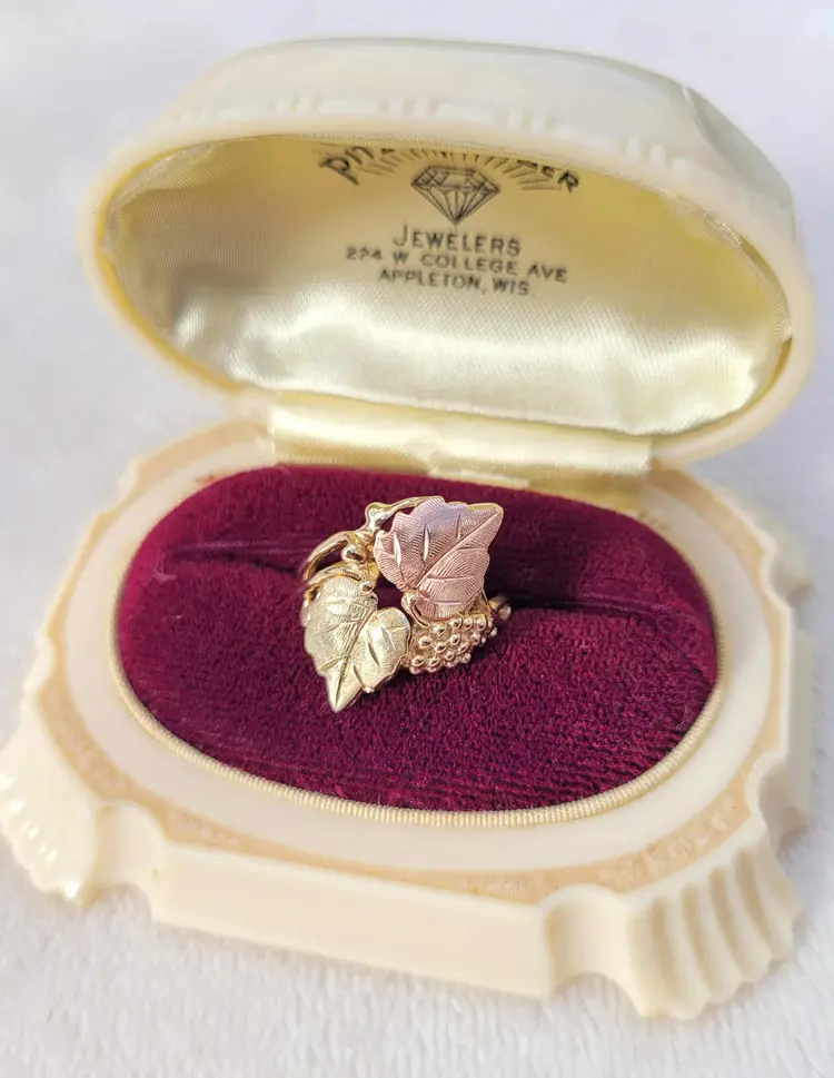 Vintage 10k Black Hills Gold Yellow & Rose Gold Leaf Band Ring Size 6.5 - 4g