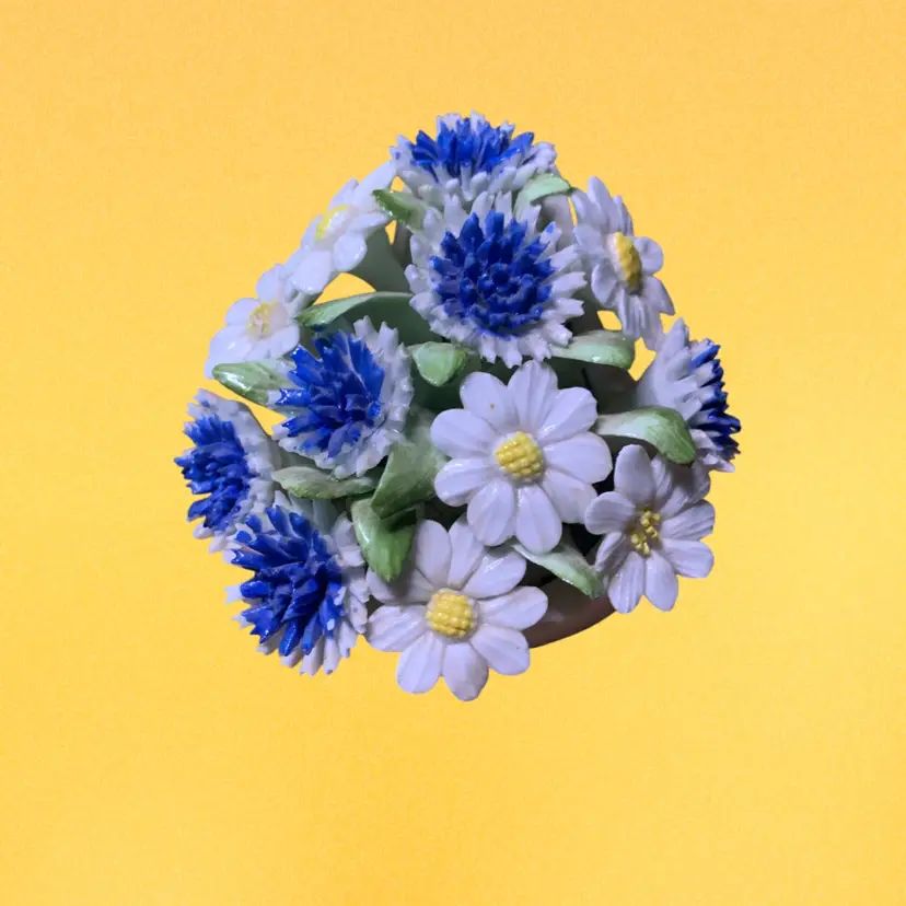14. Vintage Royal Doulton Flower Decor
