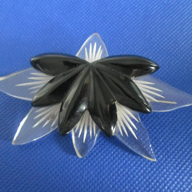 1940's Hand crafted acrylic brooch pin floral leaves