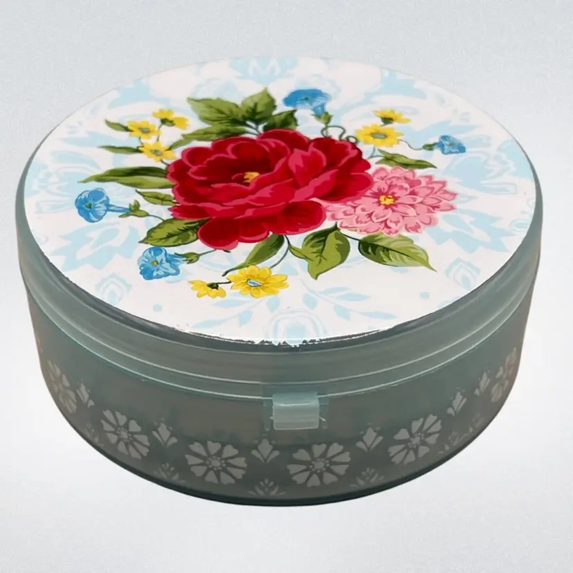 The Pioneer Woman Sweet Rose Set Of 5 Biscuit Cutters with Plastic Storage Container 4”