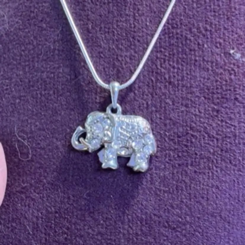 Silver Tone Rhinestone Elephant Pendant On 20” Snake Silver Tone Chain