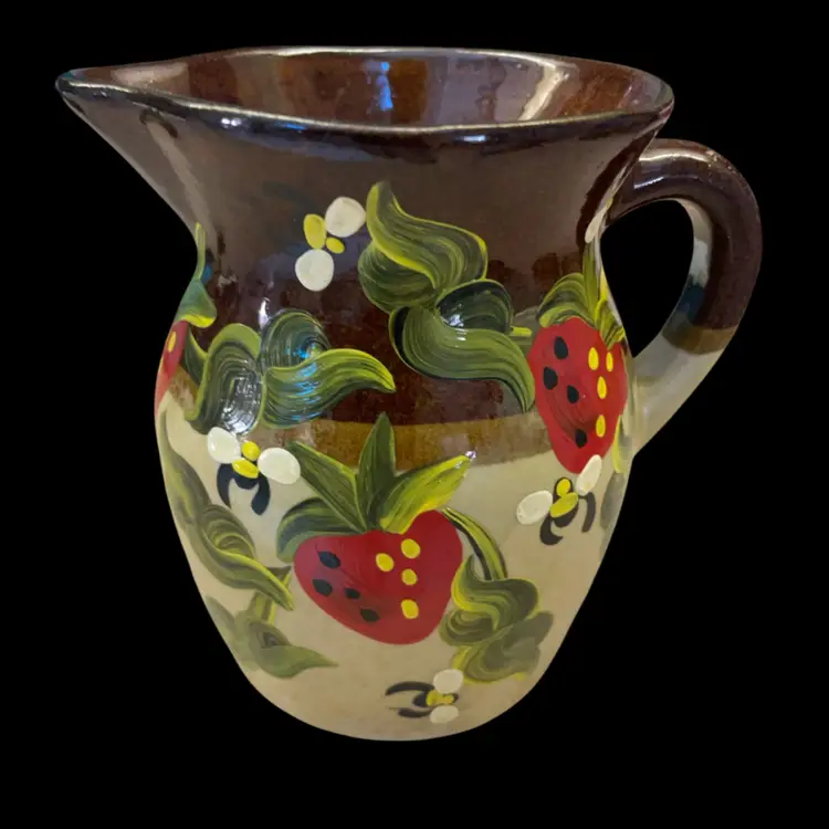 Vintage Strawberries & Bees Roseville # 121k