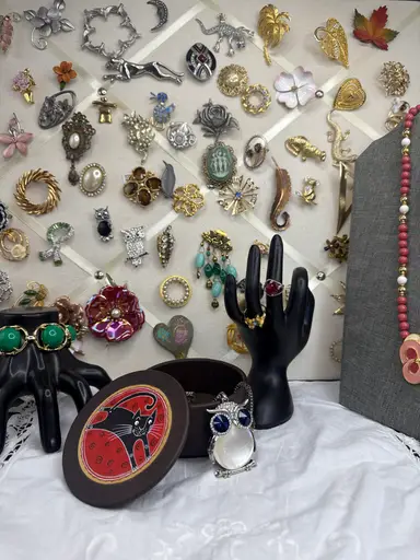 Sunday Pop Up. Jewelry Variety Show. 