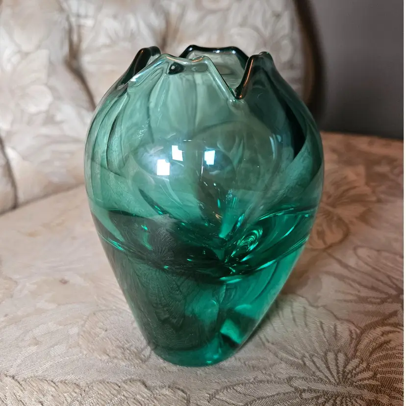 SKLO UNION CZECH Art Glass Hand Blown Bud VASE MCM GREEN Zelezny Brod ZBS Uv Glow!