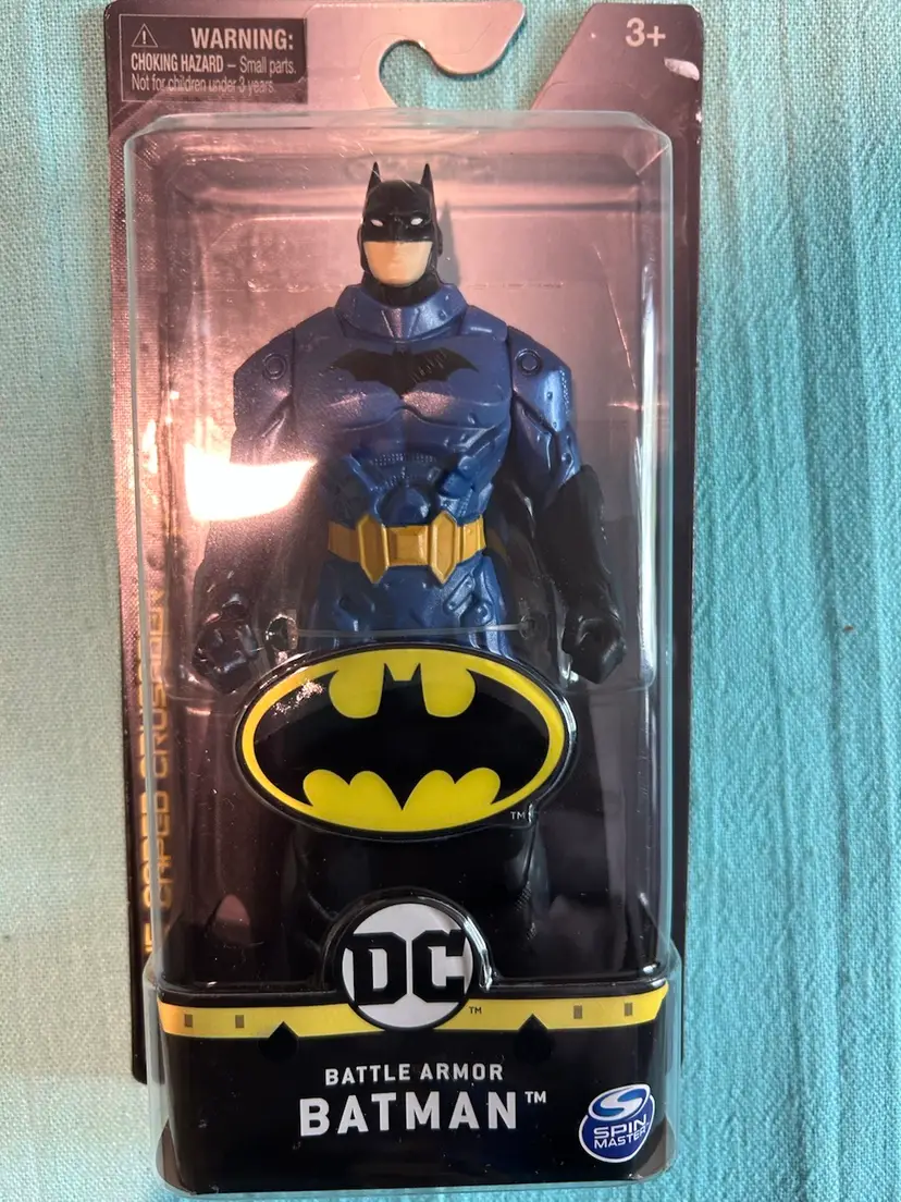 DC The Caped Crusader Batman 5.5" Action Figure 6058282 Spinmaster