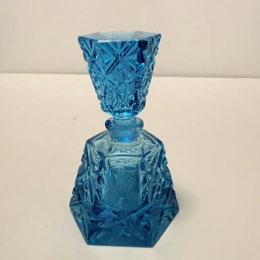 Vintage Beautiful Irice Art Deco Glass Aqua Blue Perfume Bottle W/Stopper