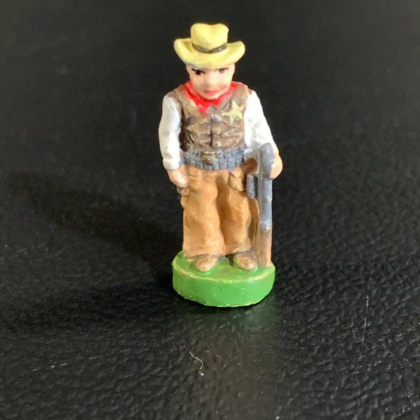 Tiny Metal Sheriff w/Rifle
