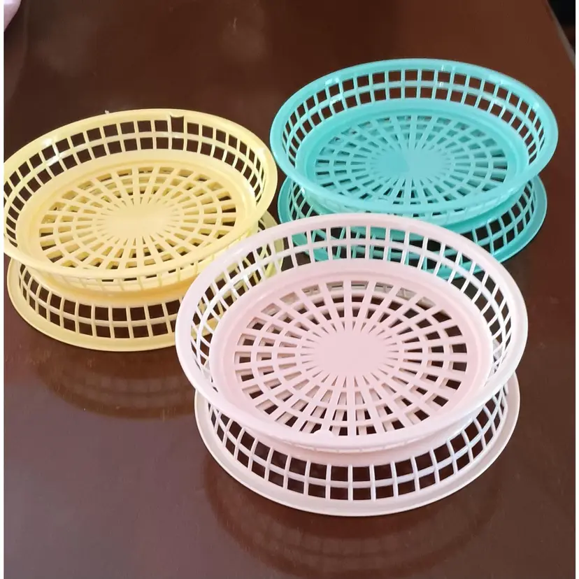 MCM Vintage Plastic Dinner Picnic Baskets Set Of 6