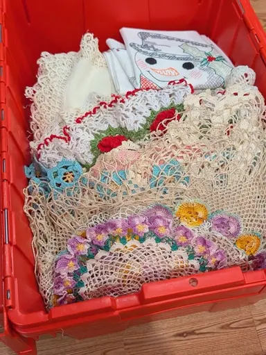 Linen Estate Haul: Runners, Tablecloths, Doilies… Low Starts!