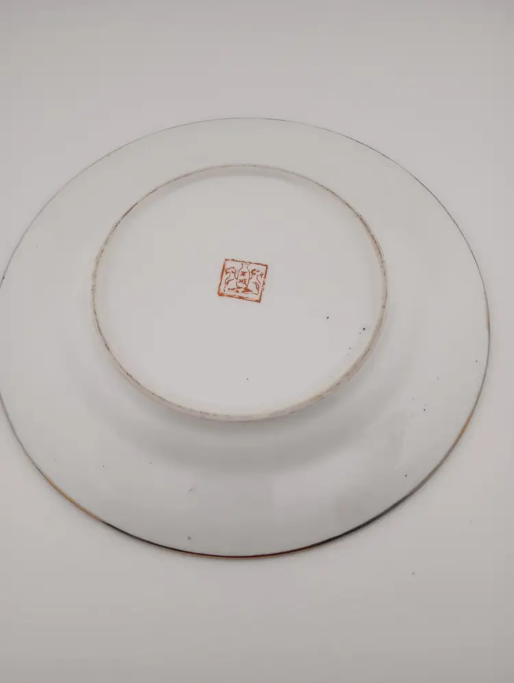 Yang Cheng handpainted porcelain plate, Mille Fleur