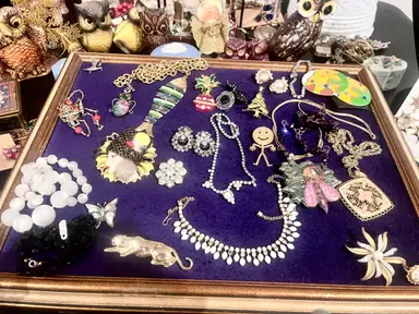 ✨Jewelry Clear Out Sale!! Lots Of $5 Starts! ✨