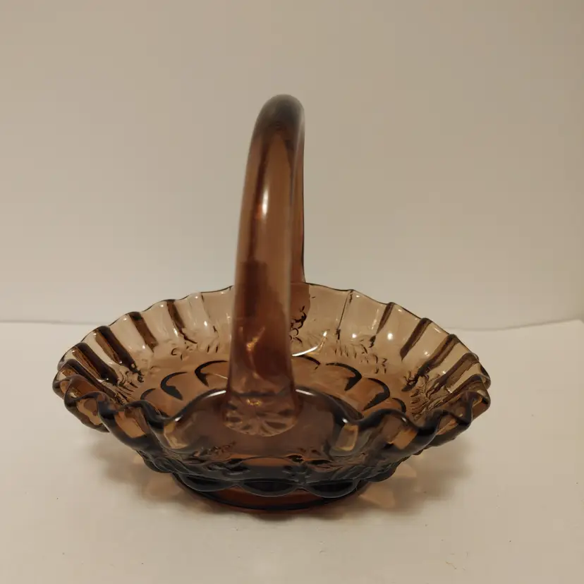 Vintage Westmoreland Brown glass- basket with handle. No condition issues.